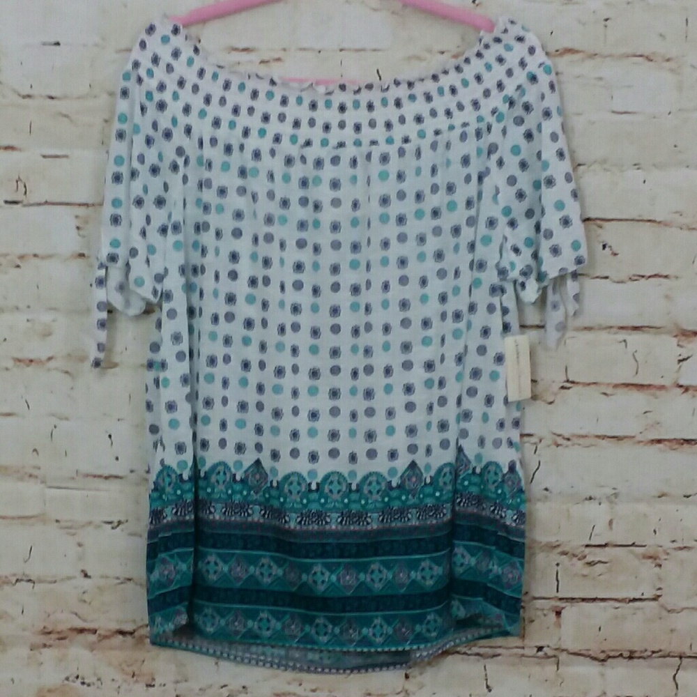 4 for $25💟 NWT- Bobbie Brooks | Off Shoulder top